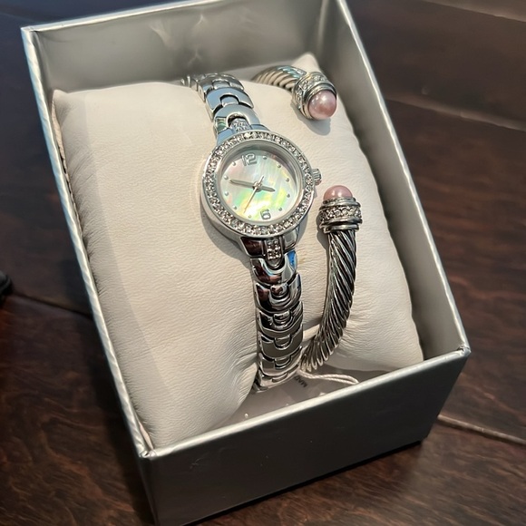 Watch mother of pearl with open bracelet NIB - Picture 6 of 6